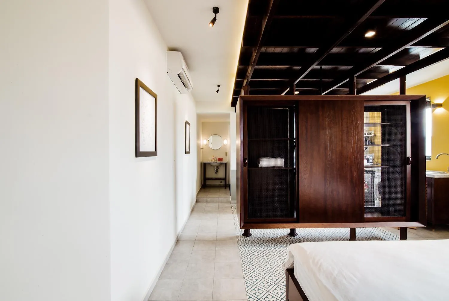 Circadian Tropical Studios In Central Saigon 호치민