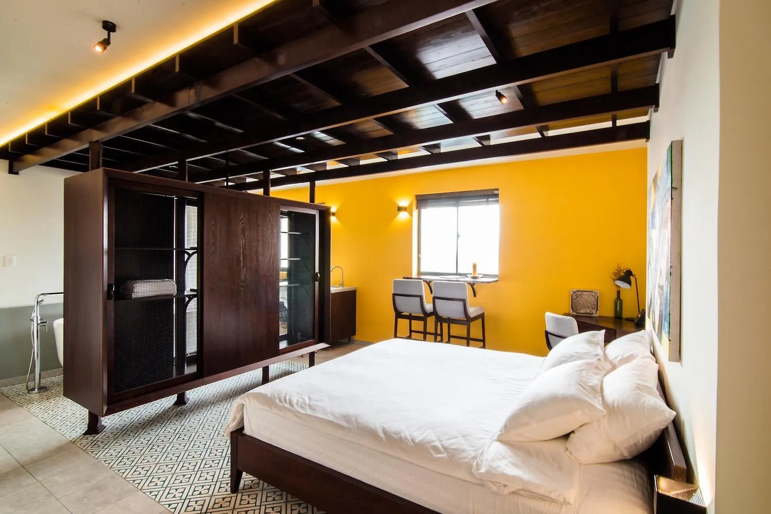 Circadian Tropical Studios In Central Saigon 호치민