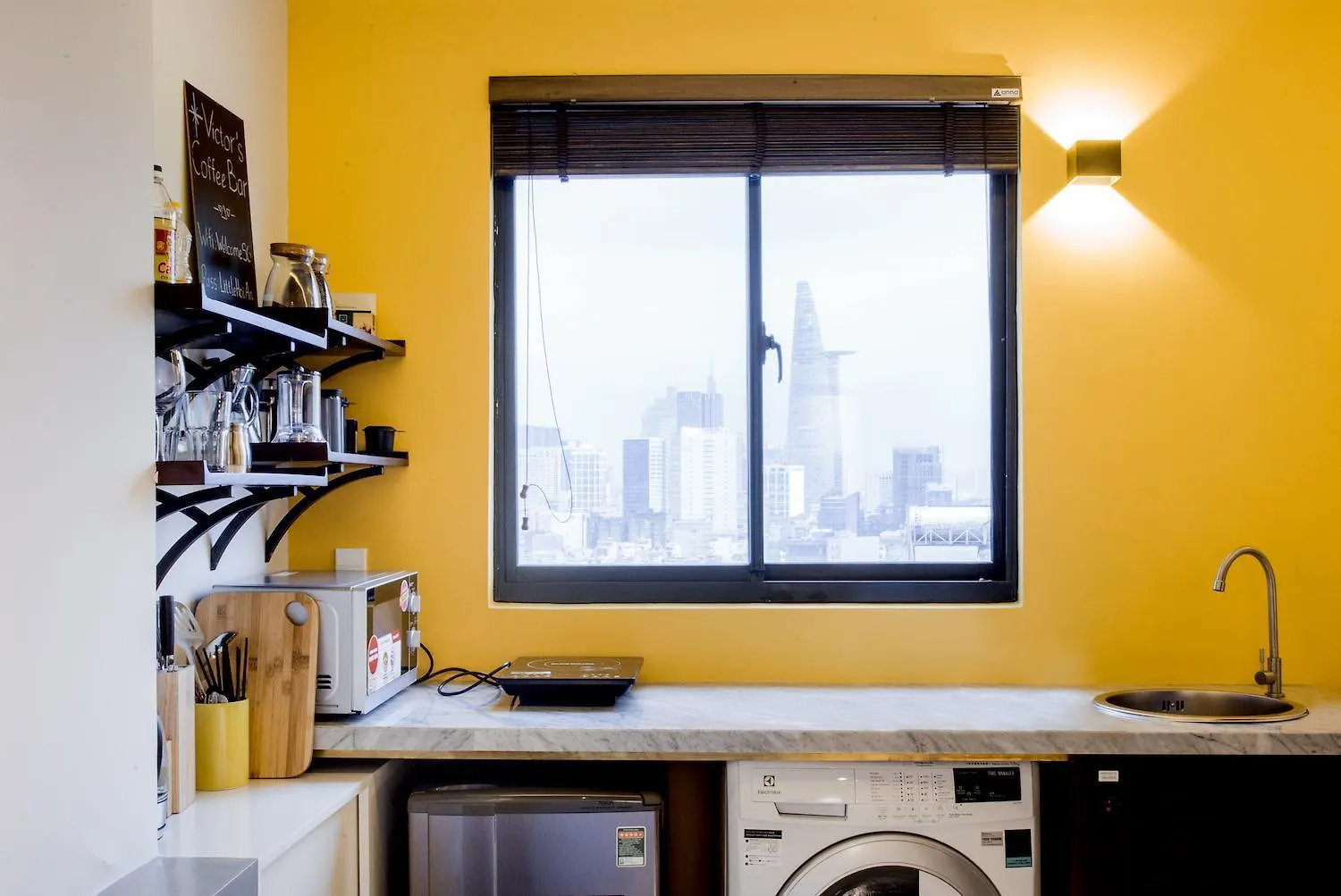 Circadian Tropical Studios In Central Saigon 호치민 홈스테이